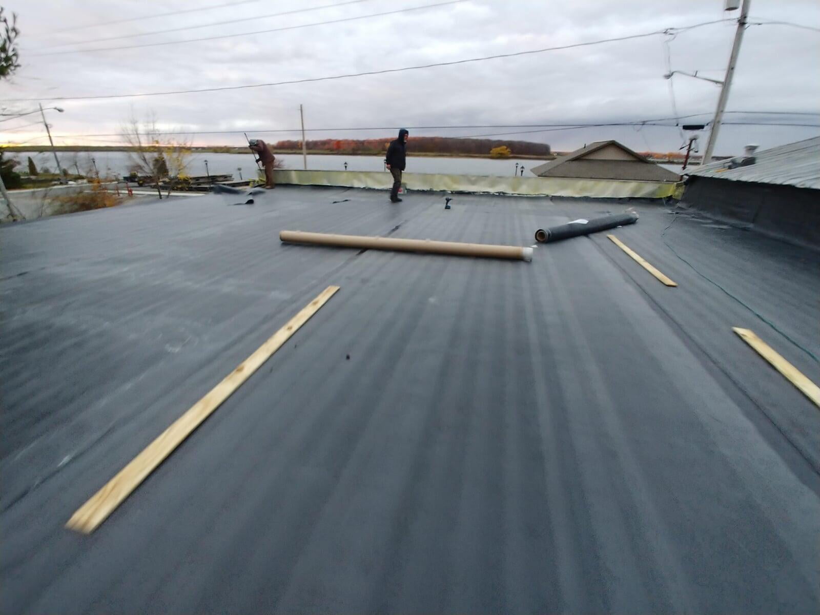 new installed rubber flat roofing